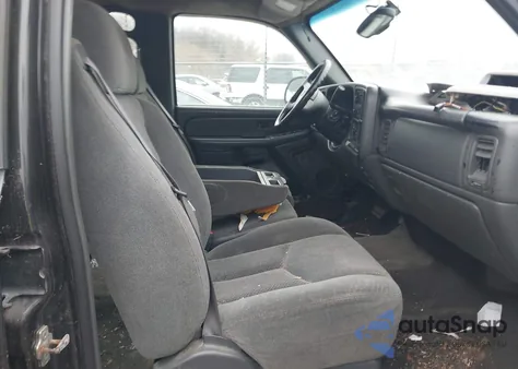 2005 Chevrolet Silverado 1500 Ls z USA, uszkodzony, nr VIN 2GCEC13T651129848